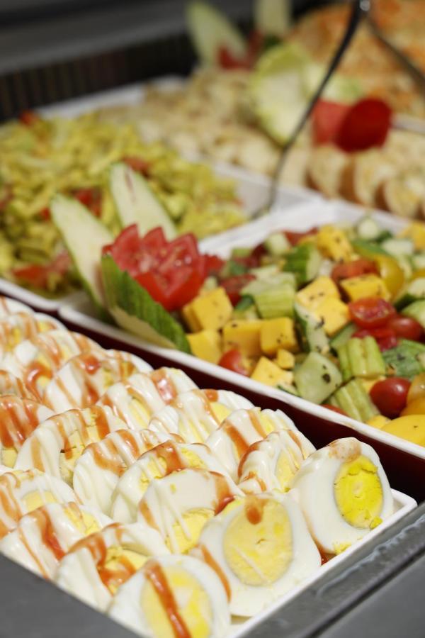 האממט The Mirage Resort & Spa מראה חיצוני תמונה A salad of mango, avocado, and lime